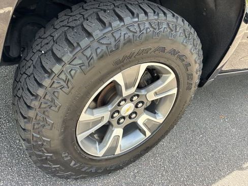 Used 2017 Chevrolet Colorado Z71 image 11