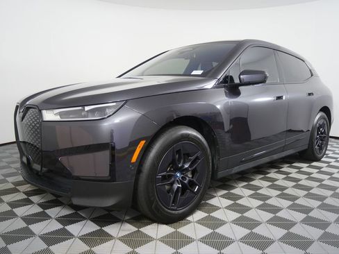 Used 2024 BMW iX xDrive50 AWD/4WD image 7