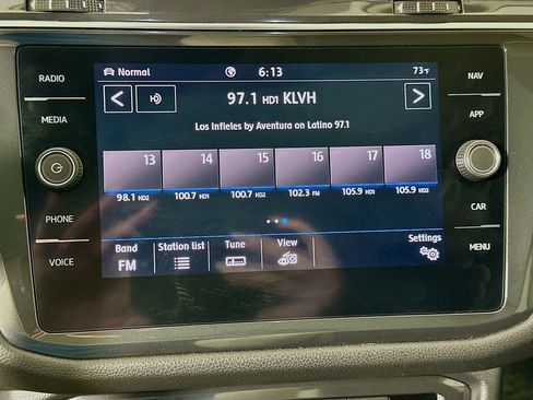 Used 2020 Volkswagen Tiguan SEL AWD/4WD image 14