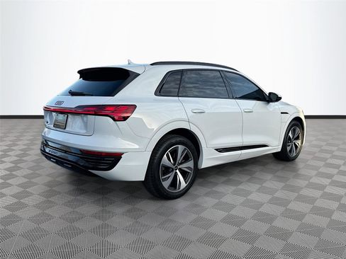 Certified 2024 Audi Q8 e-tron Premium image 7