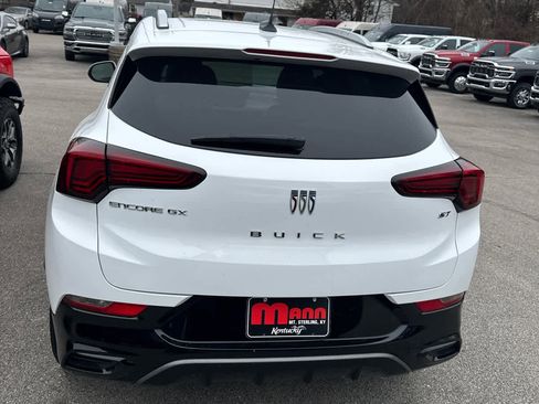 Used 2024 Buick Encore GX Sport Touring image 8