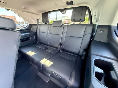 Used 2023 Toyota Sequoia Limited w/ Tow Technology Package AWD/4WD image 33