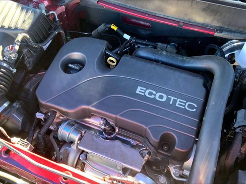 Used 2021 Chevrolet Equinox LT image 32