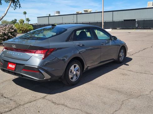 Used 2025 Hyundai Elantra SE image 9