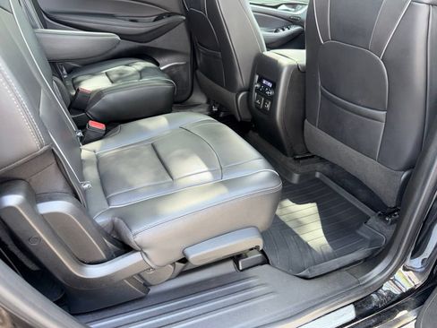 Used 2020 Buick Enclave Avenir w/ Avenir Technology Package AWD/4WD image 29