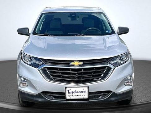 Used 2020 Chevrolet Equinox LS w/ LS Convenience Package FWD image 2