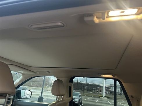 Used 2024 Ford Expedition Limited image 15