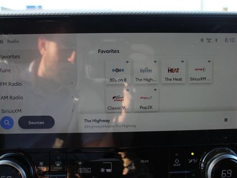 Used 2023 Toyota Highlander Platinum AWD/4WD image 20