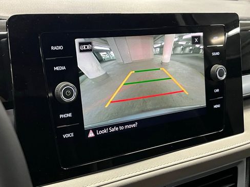 New 2025 Volkswagen Taos SE image 27