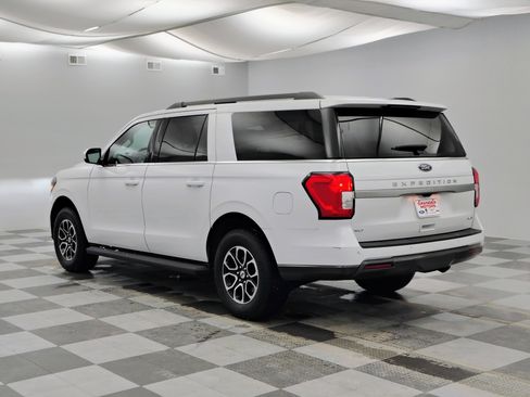 Used 2024 Ford Expedition Max XLT image 9
