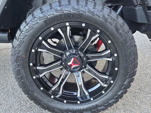 Certified 2025 Jeep Wrangler Unlimited Rubicon w/ Convenience Group AWD/4WD image 16