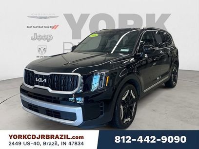 Used 2024 Kia Telluride EX w/ EX Captain's Chair Package