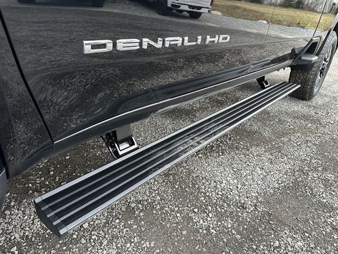 Used 2025 GMC Sierra 3500 Denali Ultimate image 13