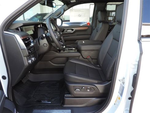 New 2026 GMC Yukon XL Denali w/ Sun & Power Step Package image 19