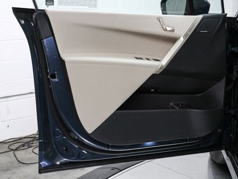 New 2026 BMW iX xDrive60 w/ Premium Package image 22