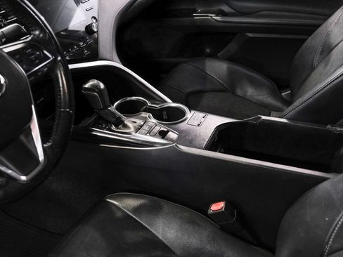 Used 2019 Toyota Camry XSE FWD image 25
