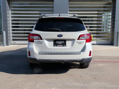 Used 2017 Subaru Outback 3.6R Touring w/ Popular Package #5A image 8