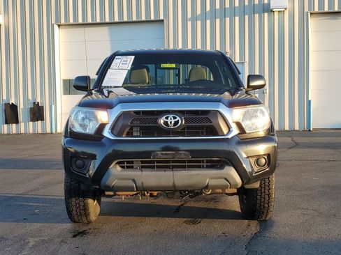 Used 2012 Toyota Tacoma 4x4 Access Cab image 2