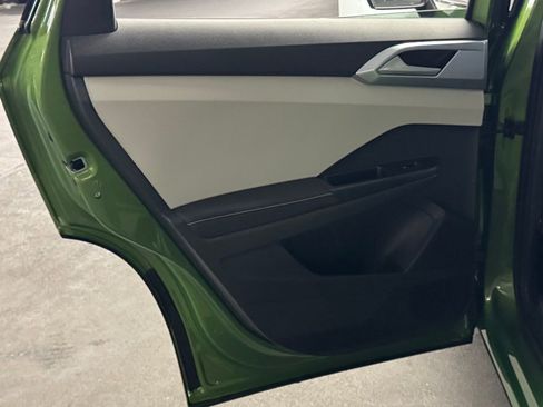 New 2025 Volkswagen Taos SE image 21