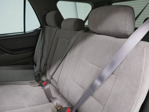 Used 2004 Toyota Sequoia SR5 RWD image 13