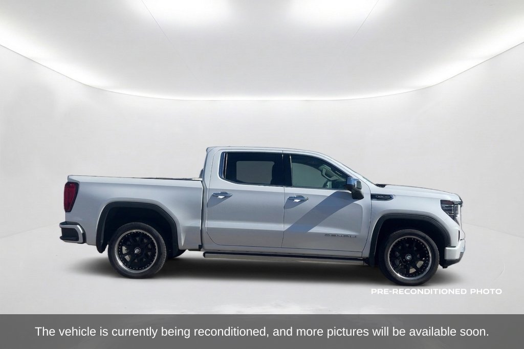 Used 2024 GMC Sierra 1500 Denali w/ Technology Package AWD/4WD image 4