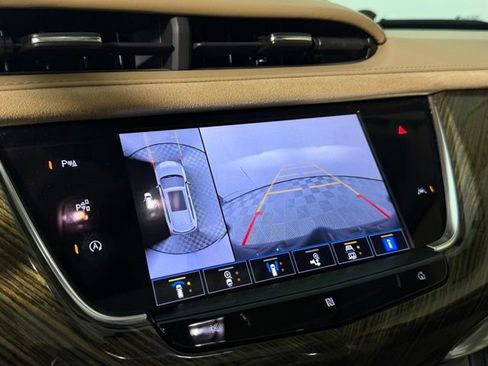 Used 2021 Cadillac XT6 Sport w/ Platinum Package image 17