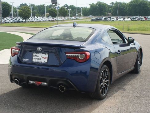 Used 2017 Toyota 86 RWD image 16