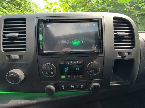 Used 2013 GMC Sierra 1500 SLE w/ Power Tech Package AWD/4WD image 18