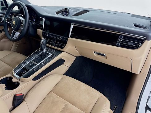 Used 2020 Porsche Macan image 30