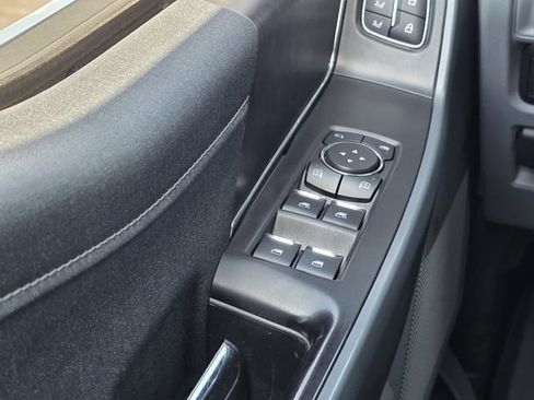 Used 2022 Ford F150 Lariat w/ Equipment Group 502A High AWD/4WD image 18