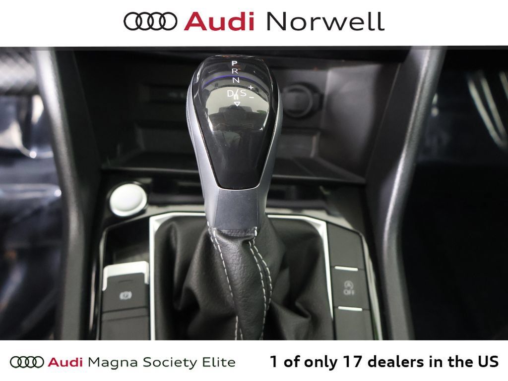 Used 2022 Volkswagen Taos SEL AWD/4WD image 3