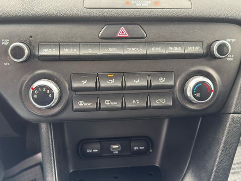 Used 2021 Kia Sportage LX image 23