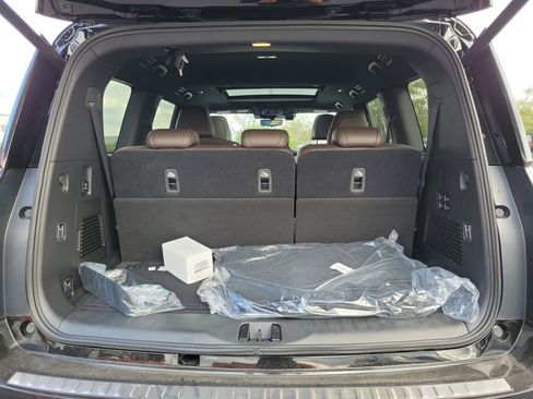 New 2025 Nissan Armada Platinum w/ Convenience Package image 8