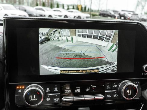Used 2025 Toyota Highlander XSE AWD/4WD image 10