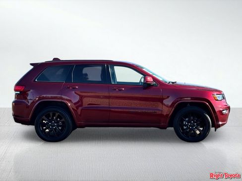 Used 2019 Jeep Grand Cherokee Altitude AWD/4WD image 5