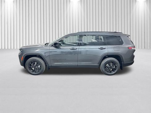 New 2026 Jeep Grand Cherokee L 4WD image 8