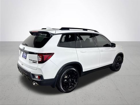 Used 2025 Honda Passport Black Edition image 6