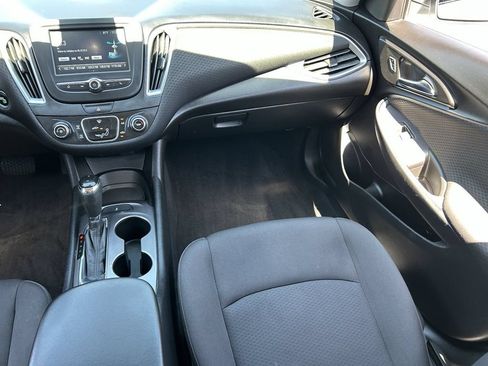 Used 2018 Chevrolet Malibu LS FWD image 16