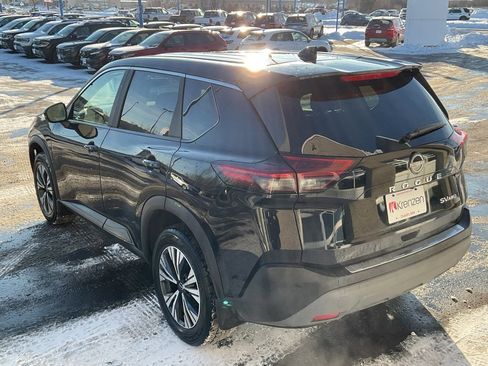 Used 2023 Nissan Rogue SV image 7