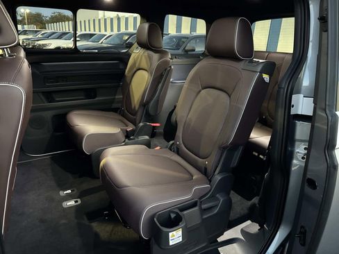 New 2025 Volkswagen ID. Buzz Pro S Plus RWD image 13