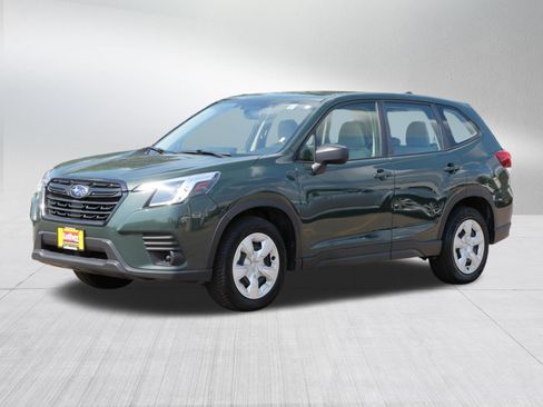 Used 2023 Subaru Forester AWD/4WD image 3