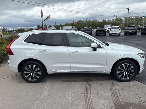 Certified 2023 Volvo XC60 B5 Plus AWD/4WD image 6