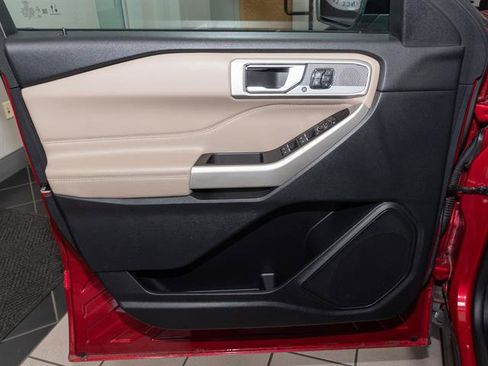 Used 2021 Ford Explorer Limited w/ Equipment Group 301A image 10