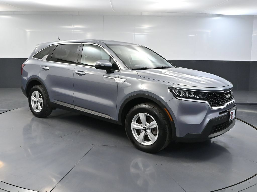 Used 2023 Kia Sorento LX AWD/4WD image 1