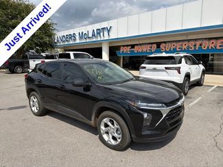 Used 2025 Chevrolet Trax LS w/ LS Convenience Package FWD video 1
