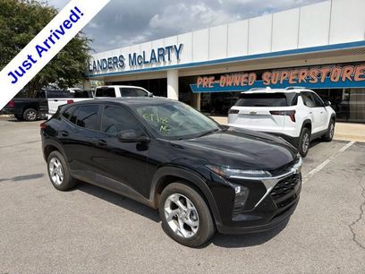 Used 2025 Chevrolet Trax LS w/ LS Convenience Package