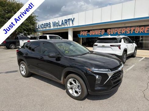 Used 2025 Chevrolet Trax LS w/ LS Convenience Package FWD image 1