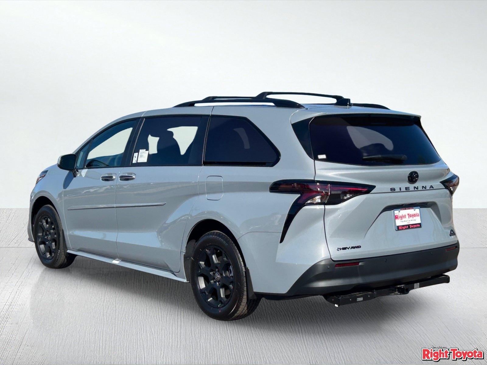 New 2026 Toyota Sienna XLE Woodland Edition AWD/4WD image 4
