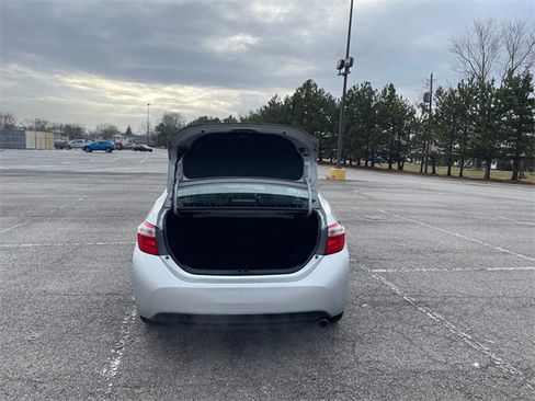 Used 2014 Toyota Corolla S image 18