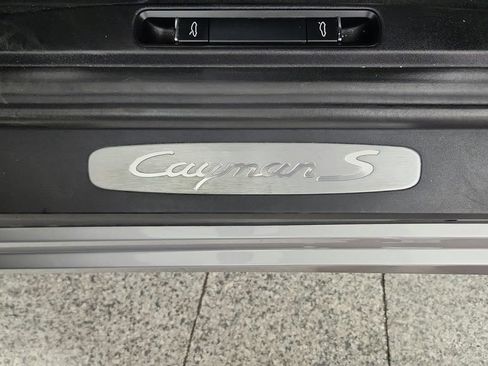 Used 2019 Porsche 718 Cayman S RWD image 32